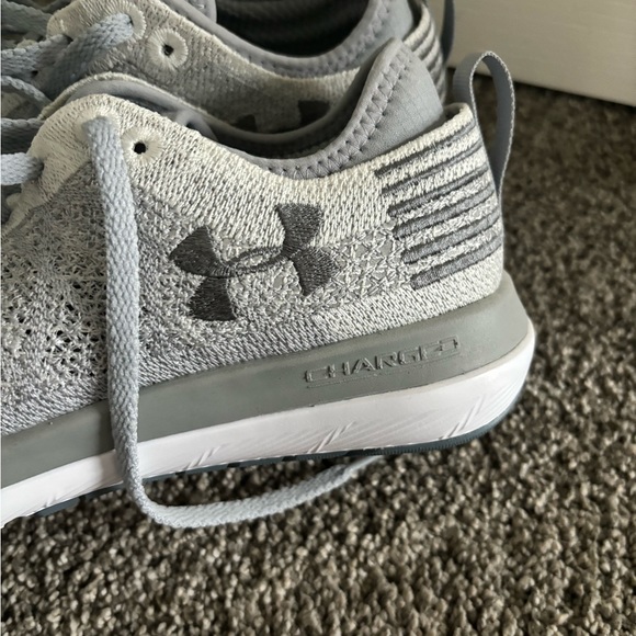 New Under Armour Charged tennis shoes 7.5 - Picture 6 of 13